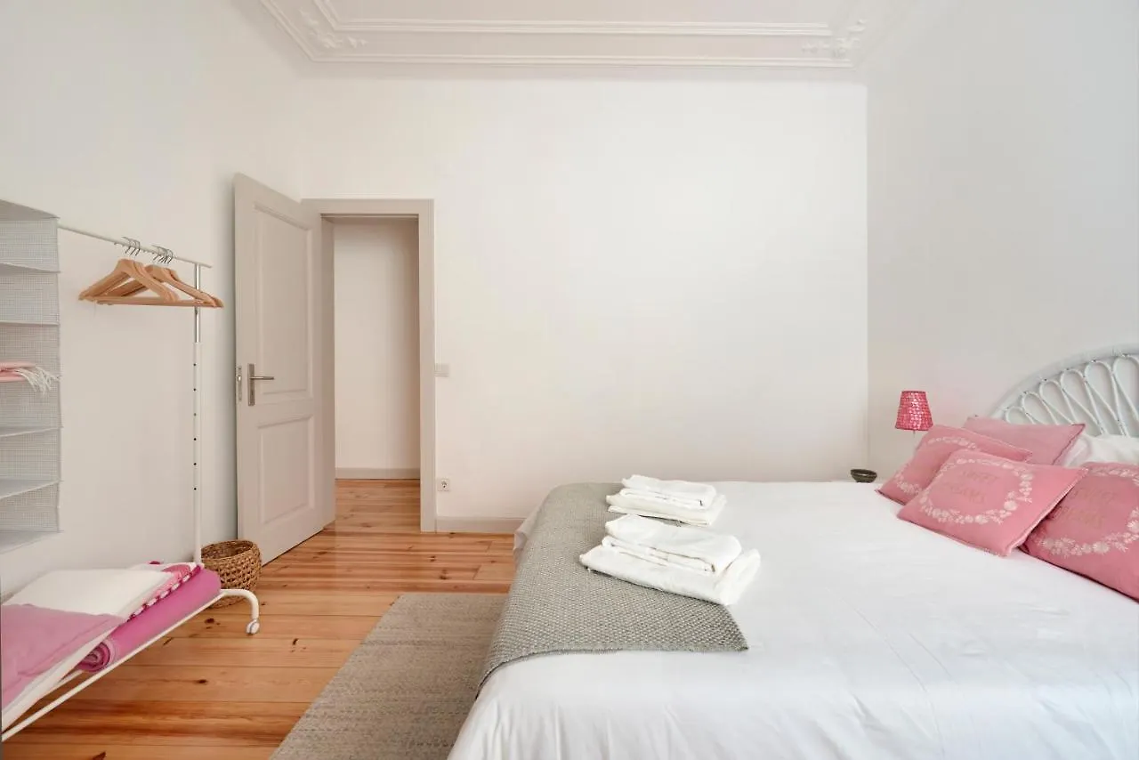 Sunny Apartment With Balcony! Lisboa 0*,  Portugal